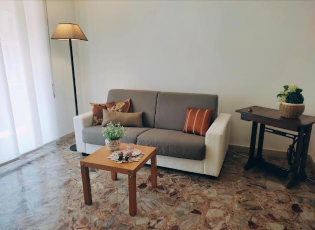 Appartamento Delizioso Con Terrazzo In Centro-Delicious Apartment With Terrace サンレモ エクステリア 写真